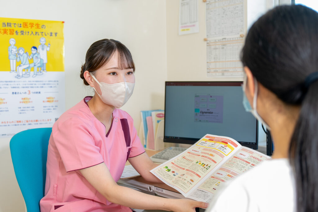 管理栄養士森川さんと患者さん